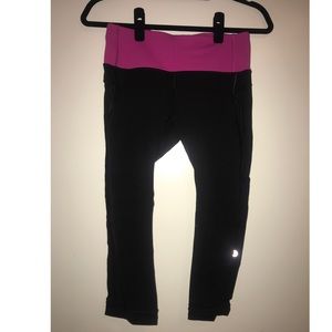lululemon athletica Pants - LuluLemon Capri work out leggings lululemon athletica Pants - LuluLemon Capri work out leggings